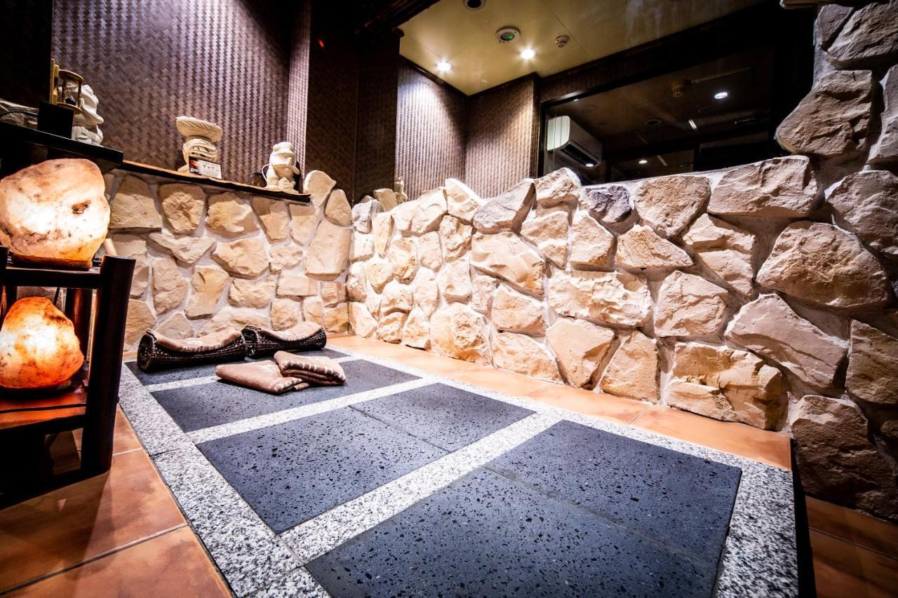 Готель Petit Bali Ikebukuro (Adults Only) Токіо Екстер'єр фото